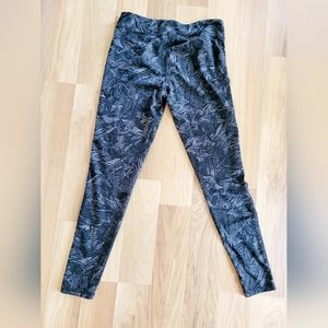 Womens Capri Leggings Size MEDUM One Champion Kyodan